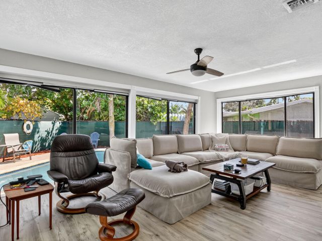 Home for sale at 1517 SE 4th Court - photo 6622039