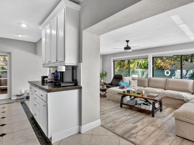 Home for sale at 1517 SE 4th Court - photo 6622041