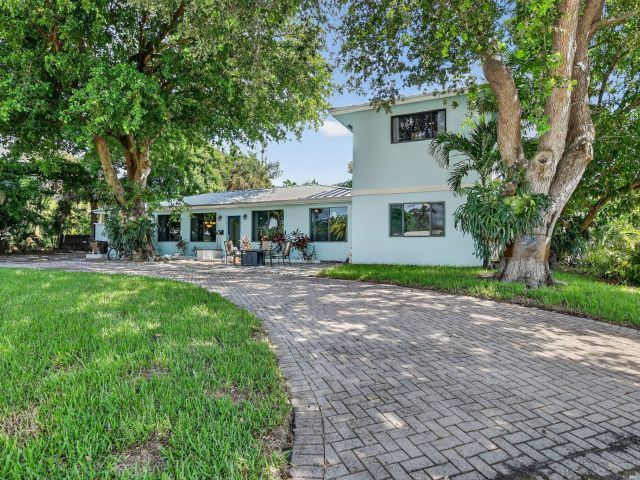 Home for sale at 1517 SE 4th Court - photo 6622050