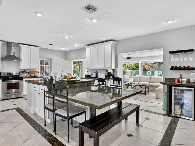 Home for sale at 1517 SE 4th Court - photo 6622052