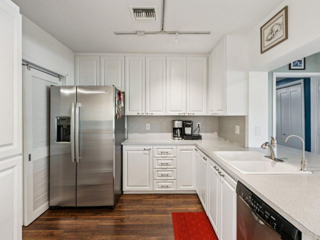 Home for sale at 221 NE 17th Street - photo 6608952