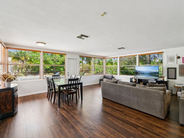 Home for sale at 221 NE 17th Street - photo 6608957