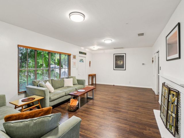 Home for sale at 221 NE 17th Street - photo 6608963