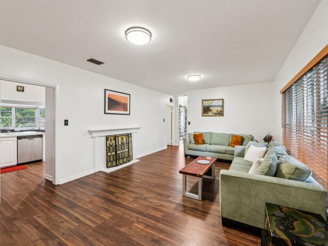 Home for sale at 221 NE 17th Street - photo 6608966