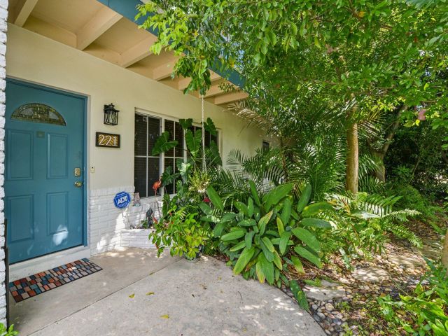 Home for sale at 221 NE 17th Street - photo 6608970
