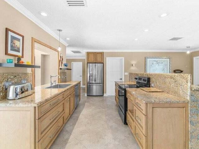 Home for rent at 653 NW 10th Court - photo 6608831