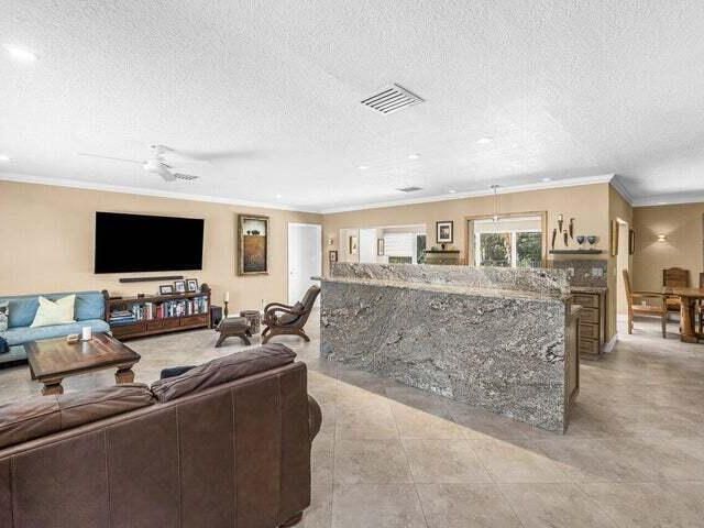 Home for rent at 653 NW 10th Court - photo 6608839