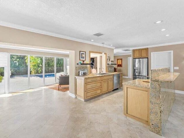 Home for rent at 653 NW 10th Court - photo 6608840