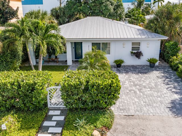 Home for sale at 217 E 23rd Street - photo 6622305