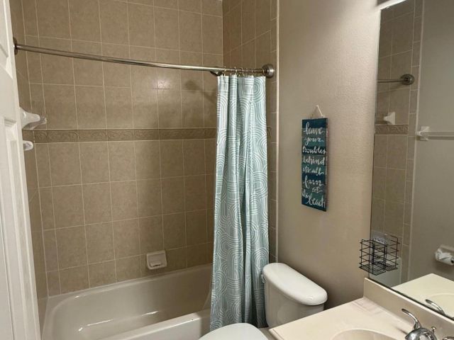 Home for rent at 295 NE 5th Avenue 31 - photo 6608980