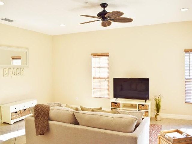 Home for rent at 295 NE 5th Avenue 31 - photo 6608989