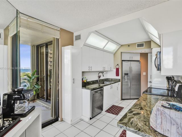 Apartment for sale  Unit #1409 - photo 6608583