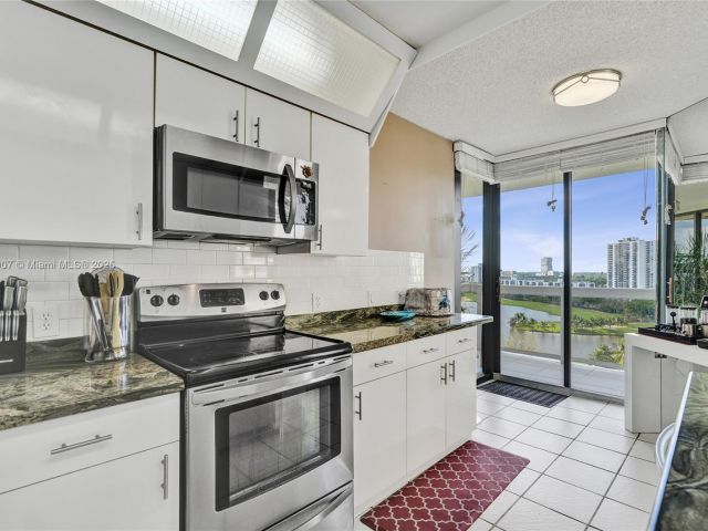 Apartment for sale  Unit #1409 - photo 6608585