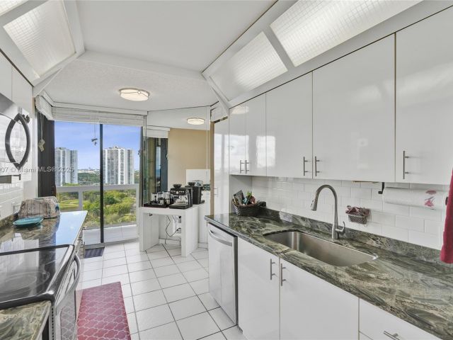 Apartment for sale  Unit #1409 - photo 6608586