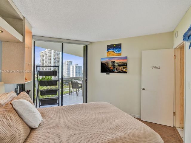 Apartment for sale  Unit #1409 - photo 6608589