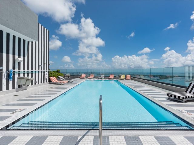 Apartment for sale  Unit #1003 - photo 6609512