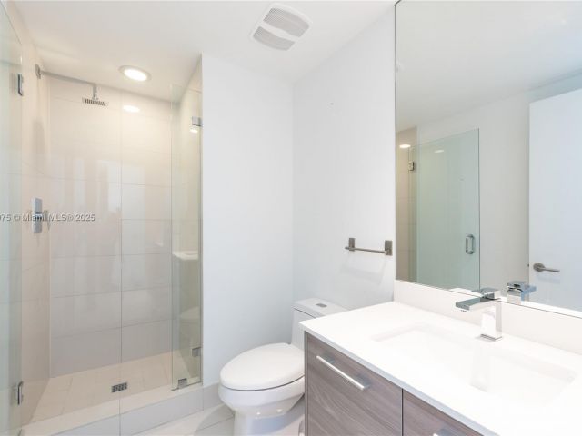 Apartment for sale  Unit #1003 - photo 6609513