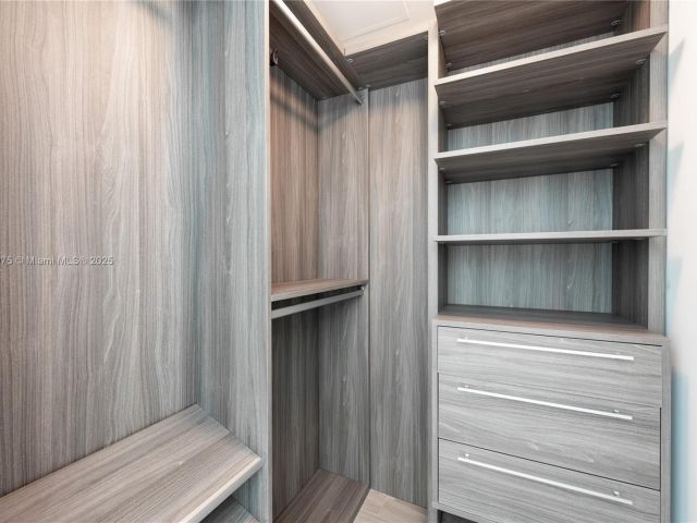 Apartment for sale  Unit #1003 - photo 6609516