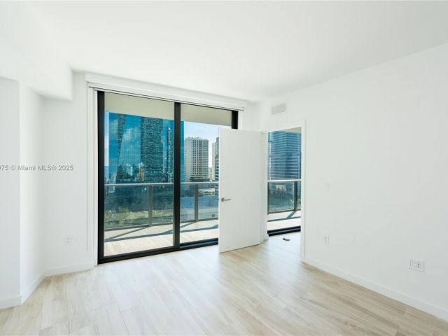 Apartment for sale  Unit #1003 - photo 6609518