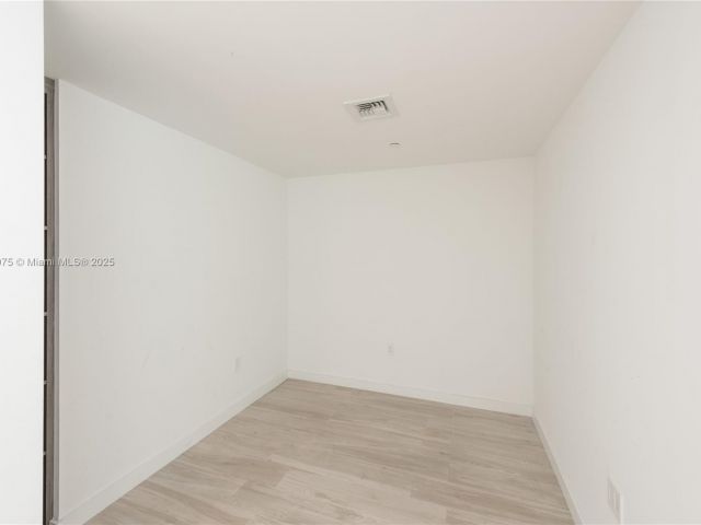 Apartment for sale  Unit #1003 - photo 6609521
