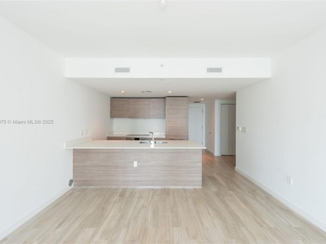 Apartment for sale  Unit #1003 - photo 6609524