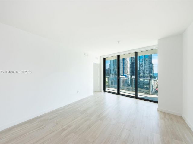 Apartment for sale  Unit #1003 - photo 6609527