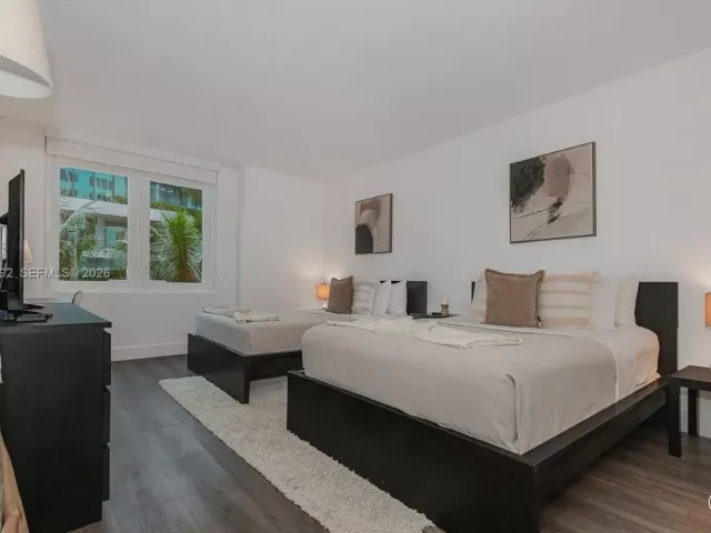 1-bedroom condo for rent in Miami Beach - 2301 Collins Ave 333 - MondialRealty