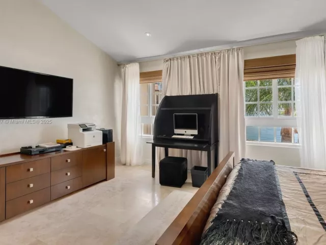 3-bedroom condo for rent in Miami - 2331 Fisher Island Dr 4301 - MondialRealty