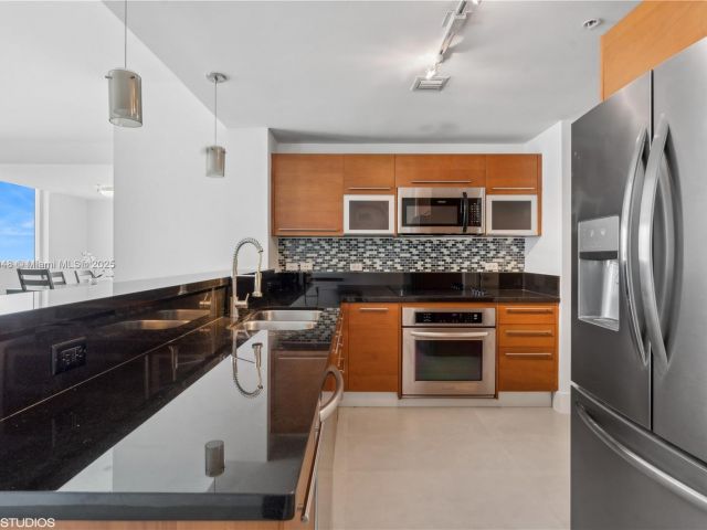 Apartment for sale  Unit #3903 - photo 6612487