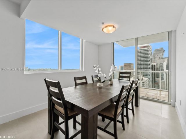 Apartment for sale  Unit #3903 - photo 6612489