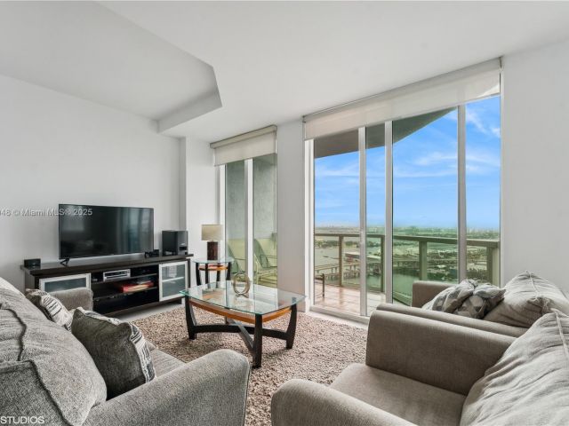 Apartment for sale  Unit #3903 - photo 6612491