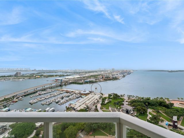 Apartment for sale  Unit #3903 - photo 6612495