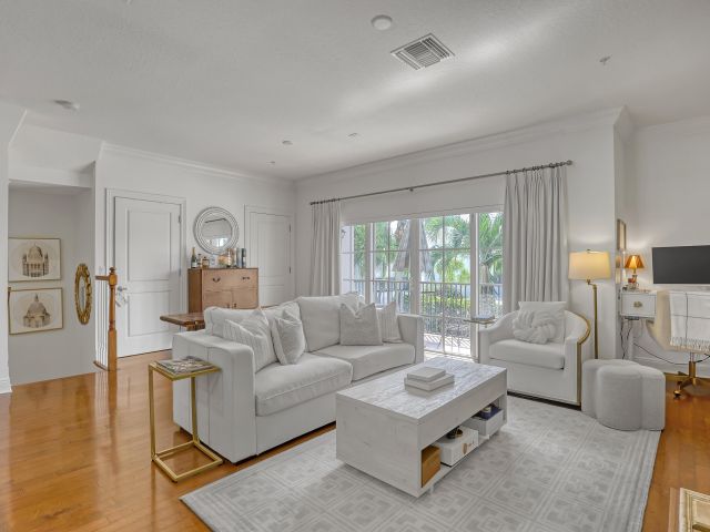 Home for rent at 1950 Presidential Way 12 - photo 6612411