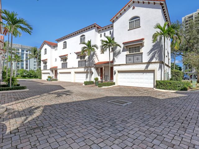 Home for rent at 1950 Presidential Way 12 - photo 6612414