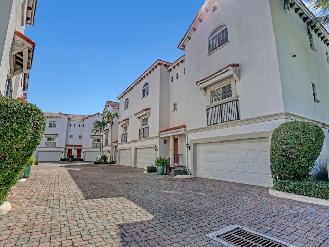 Home for rent at 1950 Presidential Way 12 - photo 6612415