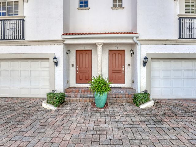 Home for rent at 1950 Presidential Way 12 - photo 6612416