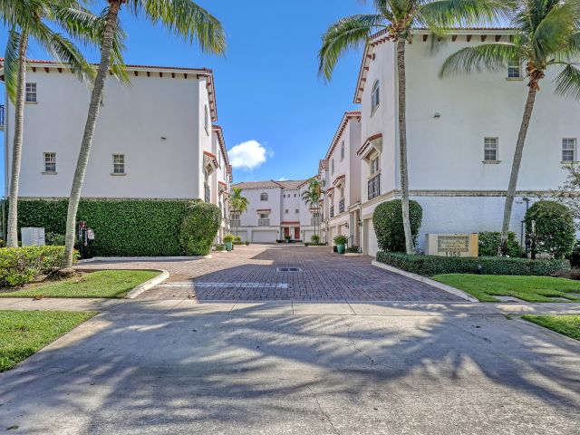 Home for rent at 1950 Presidential Way 12 - photo 6612417