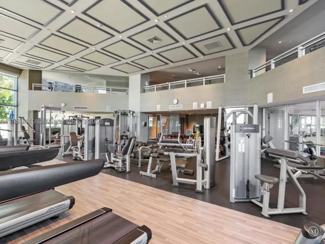 4-bedroom condo for sale in Hollywood - 3101 S Ocean Dr 1608 - MondialRealty