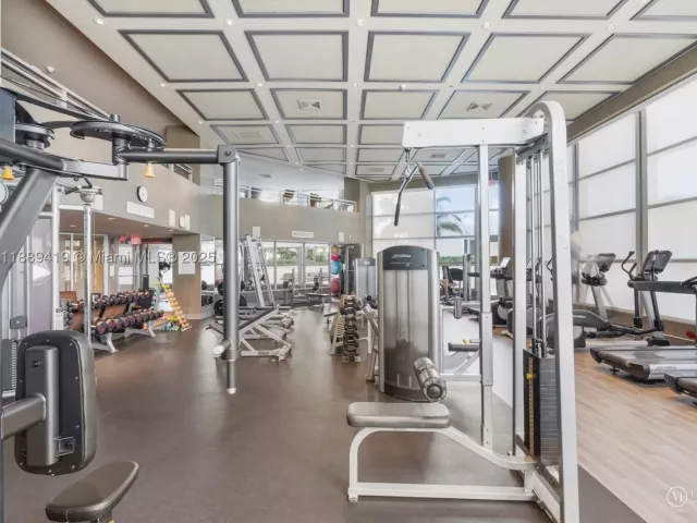 4-bedroom condo for sale in Hollywood - 3101 S Ocean Dr 1608 - MondialRealty