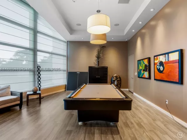 4-bedroom condo for sale in Hollywood - 3101 S Ocean Dr 1608 - MondialRealty