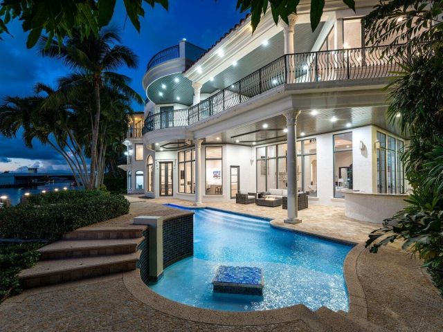 Home for sale at 155 SE Spanish Trail - photo 6679251