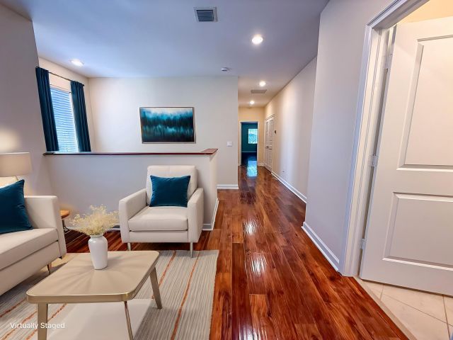 Home for rent at 122 NW Gardner Street - photo 6852719