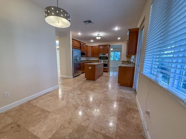 Home for rent at 122 NW Gardner Street - photo 6852723