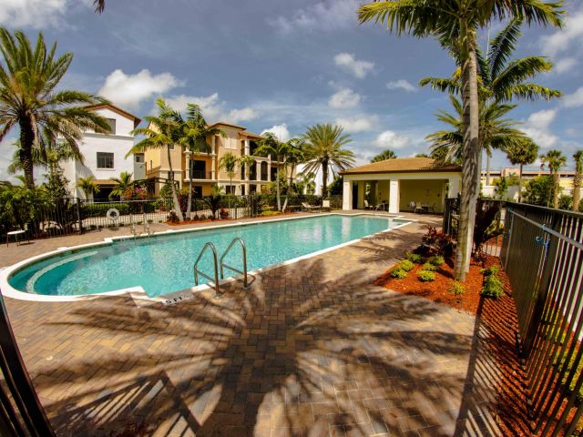 Home for rent at 122 NW Gardner Street - photo 6852731