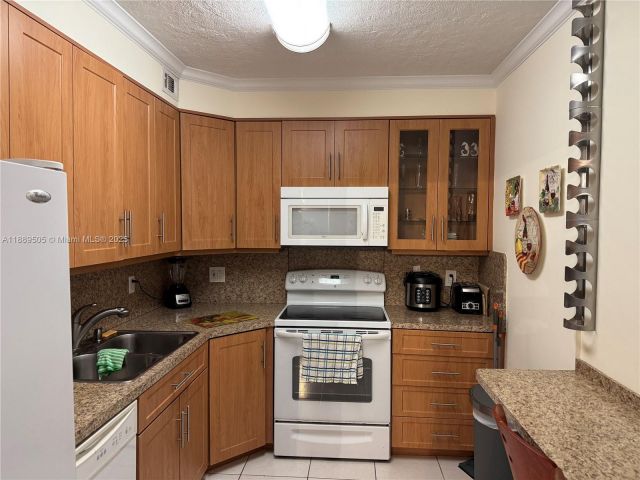 Apartment for sale  Unit #15A - photo 7445404