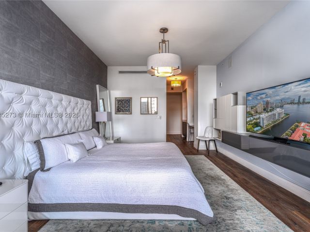 3-bedroom condo for sale in Aventura - 3250 NE 188th St 603 - MondialRealty