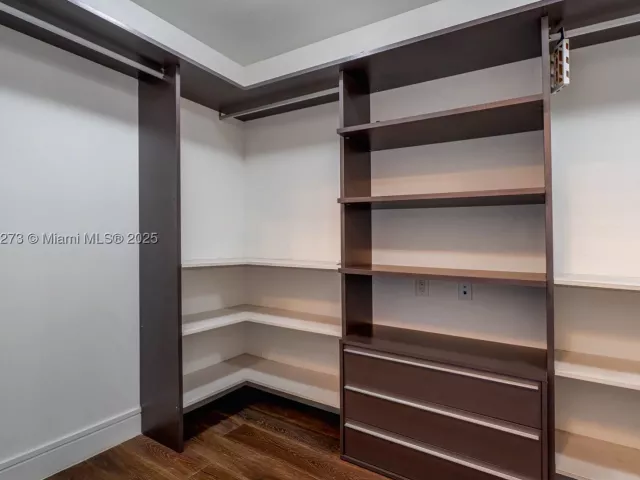 3-bedroom condo for sale in Aventura - 3250 NE 188th St 603 - MondialRealty