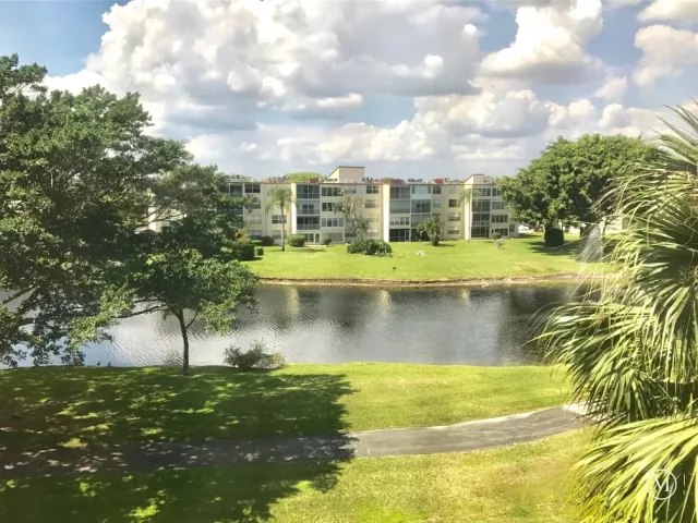 3-bedroom condo for sale in Aventura - 3250 NE 188th St 603 - MondialRealty