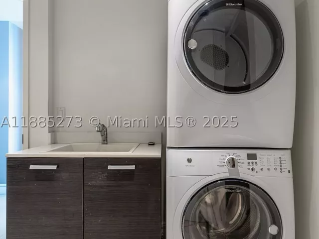 3-bedroom condo for sale in Aventura - 3250 NE 188th St 603 - MondialRealty