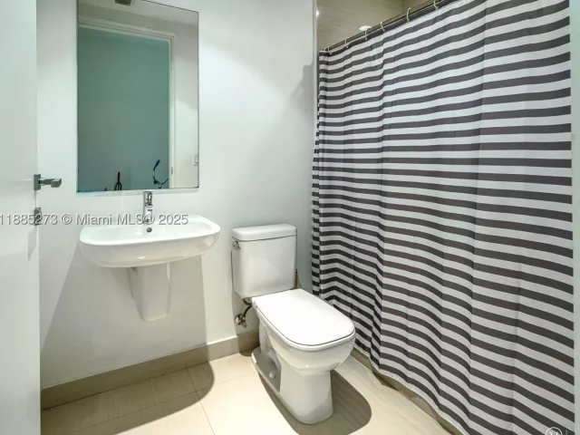 3-bedroom condo for sale in Aventura - 3250 NE 188th St 603 - MondialRealty